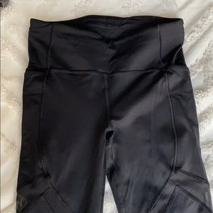 lululemon cropped leggings in black